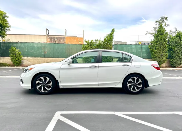 2017 Honda Accord EX - Photo 19