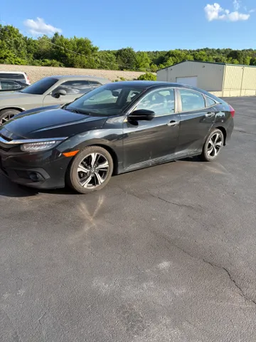 2016 Honda Civic Touring CVT's photo
