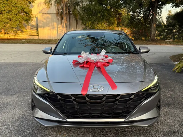 2022 Hyundai Elantra SEL's photo