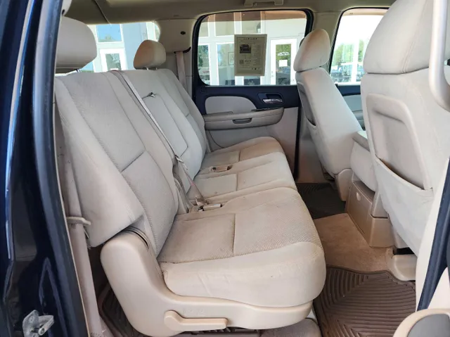 2008 Chevrolet Suburban LS - Photo 17