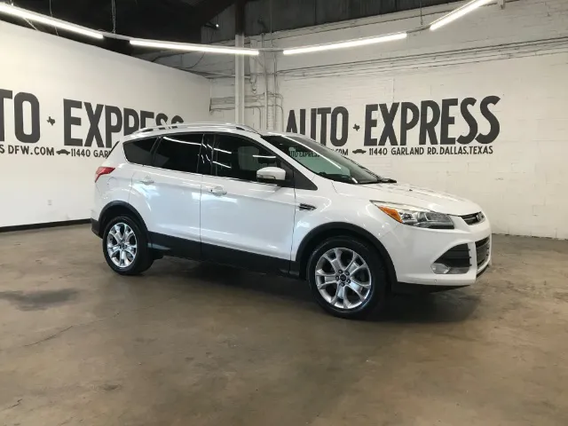 2016 Ford Escape Titanium FWD photo