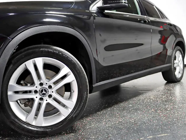 2018 Mercedes Benz GLA 250 4MATIC photo 3