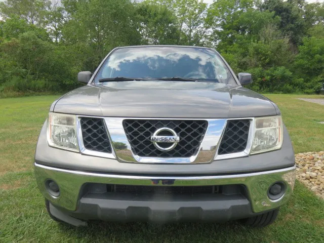 2008 Nissan Frontier SE King Cab photo 3