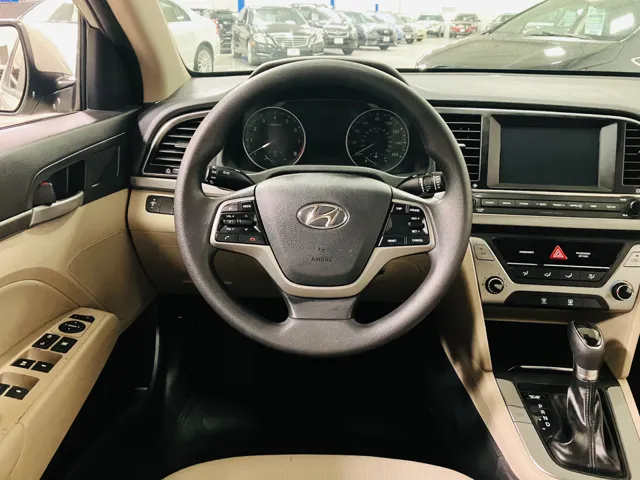 2017 Hyundai Elantra SE photo 17