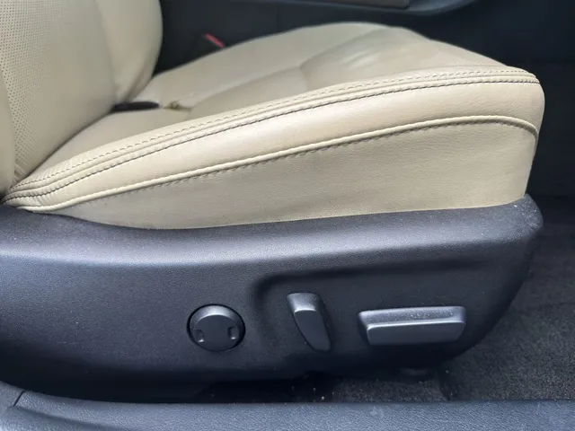 2015 Toyota Avalon XLE photo 5