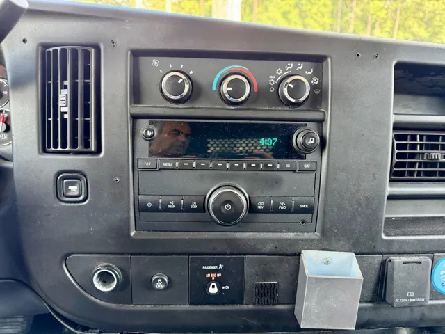 2020 Chevrolet Express Cargo Work Van - Photo 17