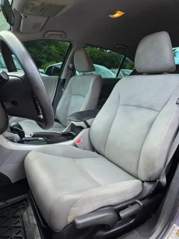 2017 Honda Accord LX - Photo 10