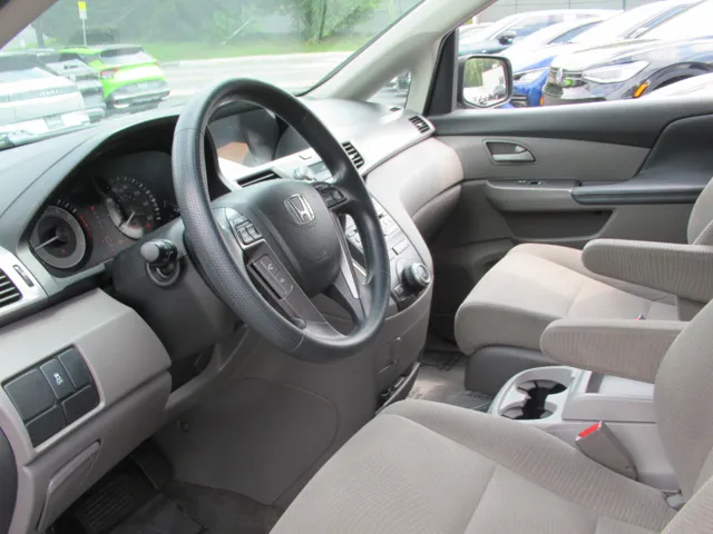 2013 Honda Odyssey LX - Photo 26