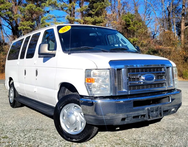 2013 Ford E-Series Econoline Wagon's photo