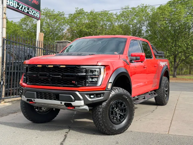2023 Ford F-150 Raptor - Photo 2