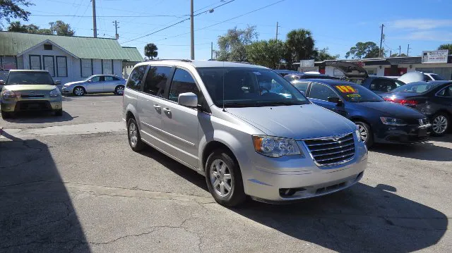 2010 Chrysler Town & Country