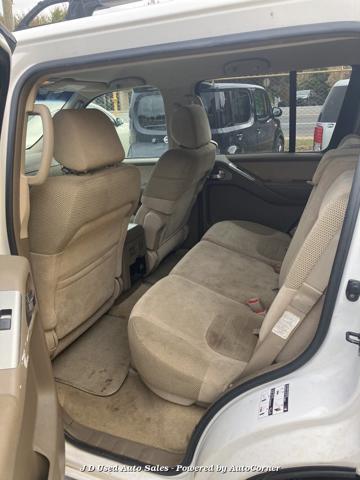 2006 Nissan Pathfinder LE 