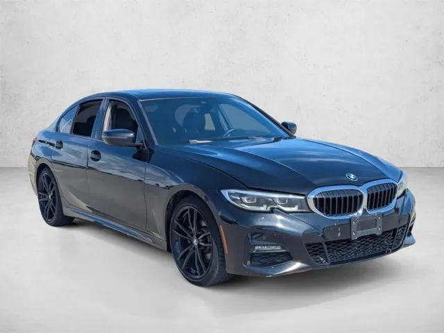2020 BMW 3 Series 330i's photo