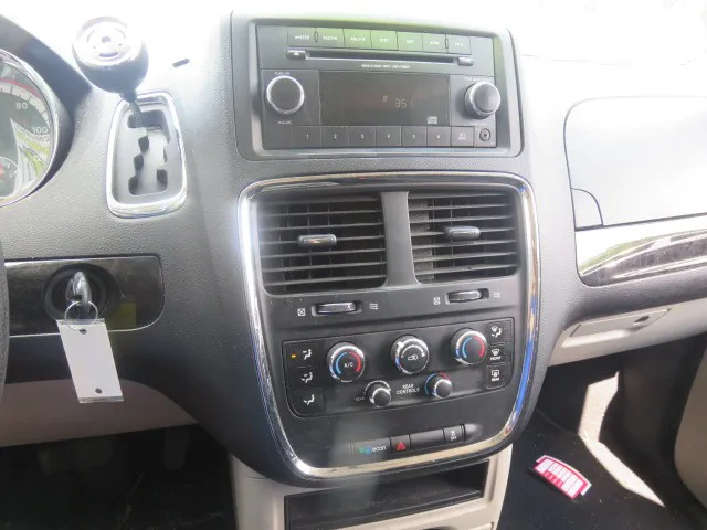 2016 Dodge Grand Caravan SE - Photo 17