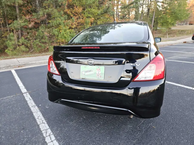 2015 Nissan Versa 1.6 SV Sedan photo 4