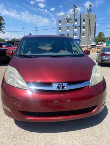 2006 Toyota Sienna's photo