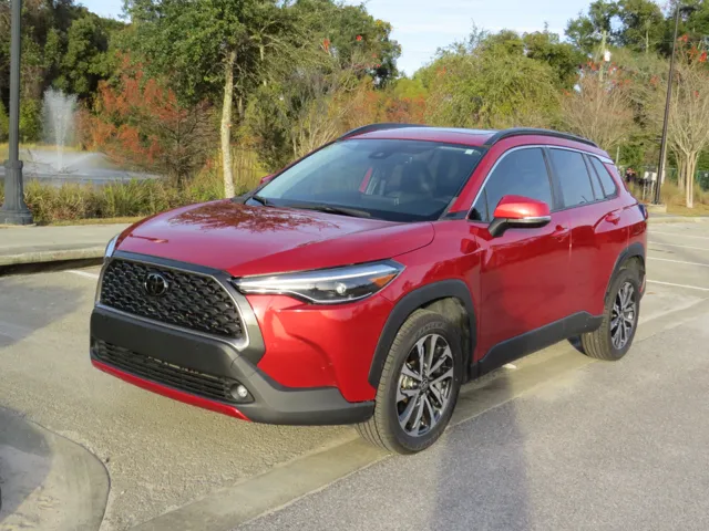 2022 Toyota Corolla Cross XLE