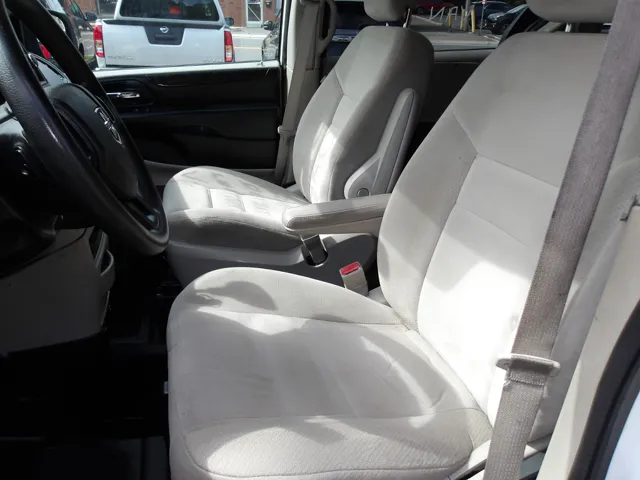 2015 Dodge Grand Caravan SE photo 9