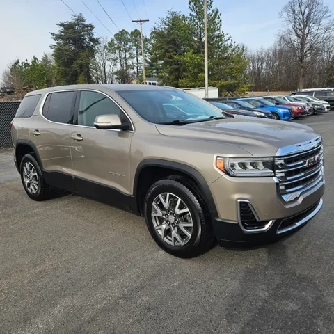 2022 GMC Acadia SLE's photo