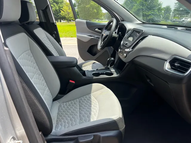 2019 Chevrolet Equinox LS - Photo 11