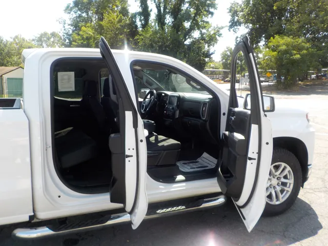 2019 Chevrolet Silverado LT photo 14