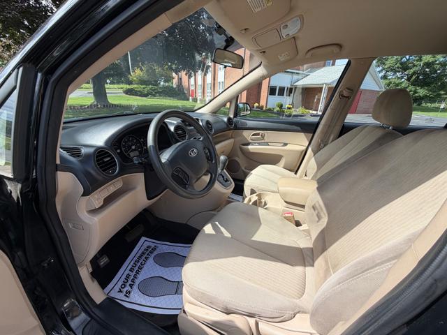 2009 Kia Rondo LX