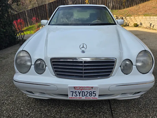 2000 Mercedes-Benz E-Class E320 4matic Sedan's photo