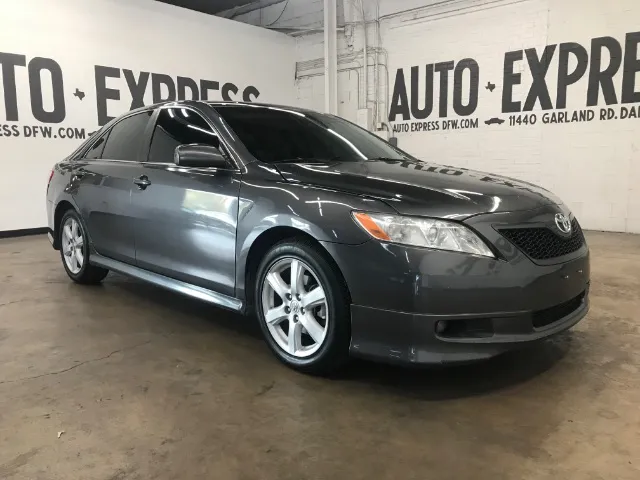 2009 Toyota Camry LE's photo