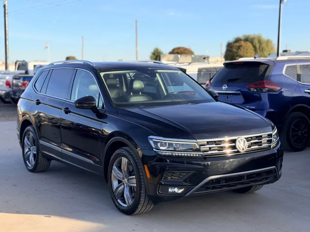 2018 Volkswagen Tiguan SEL Premium's photo