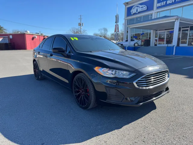 2019 Ford Fusion SE's photo