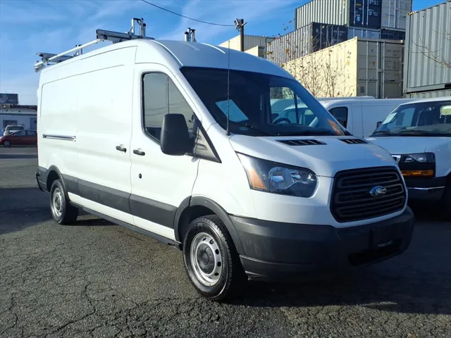 2016 Ford Transit Base's photo