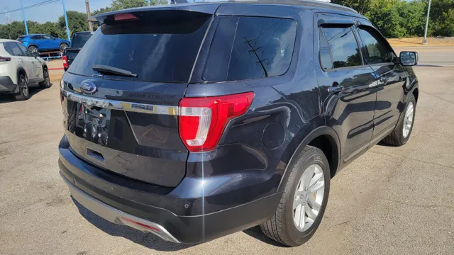 2017 Ford Explorer XLT - Photo 6
