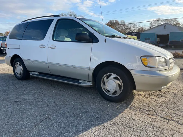 1998 Toyota Sienna 