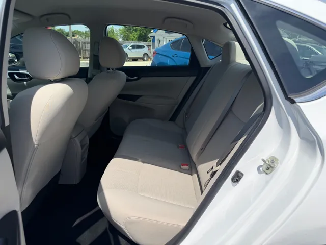 2017 Nissan Sentra S - Photo 11