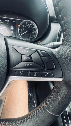 2020 Nissan Versa Sedan SR - Photo 13