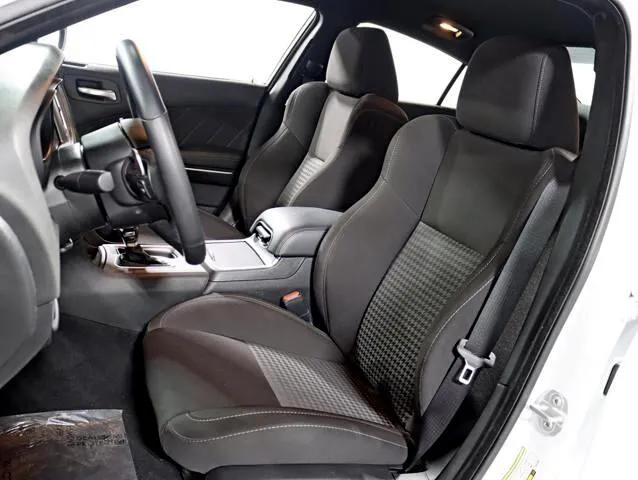 2023 Dodge Charger R/T photo 19