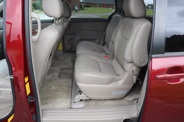 2009 Toyota Sienna Limited - Photo 22