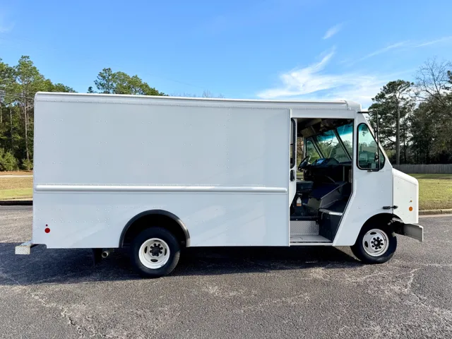 2017 Ford Econoline - Photo 8