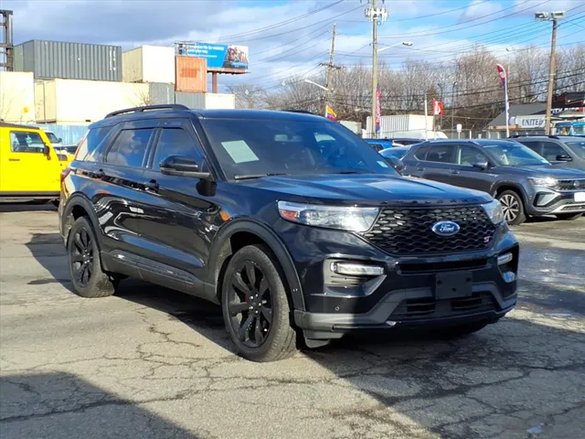 2022 Ford Explorer ST 4WD's photo