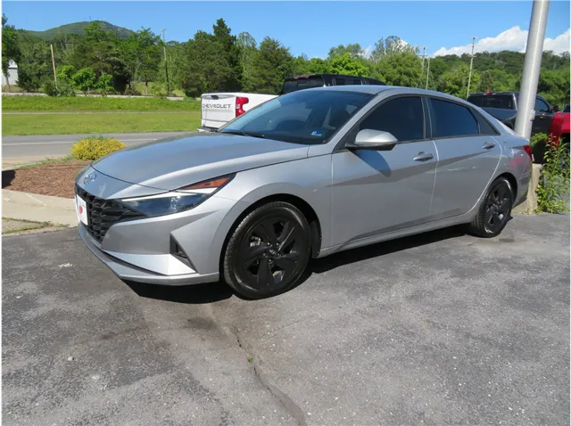 2021 Hyundai Elantra 2.0 SEL IVT's photo