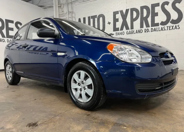 2010 Hyundai Accent Blue