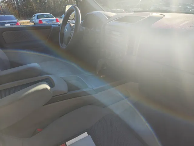 2004 Nissan Armada photo 4