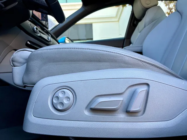 2022 Audi A4 Premium Plus - Photo 14