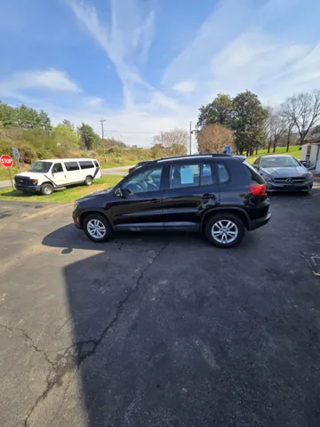2017 Volkswagen Tiguan S - Photo 8