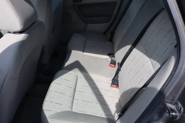 2010 Ford Focus SE - Photo 25
