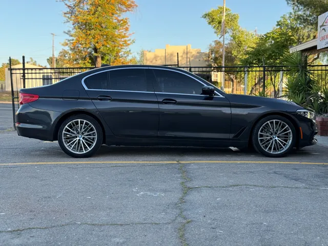 2017 BMW 5 Series 530i - Photo 13