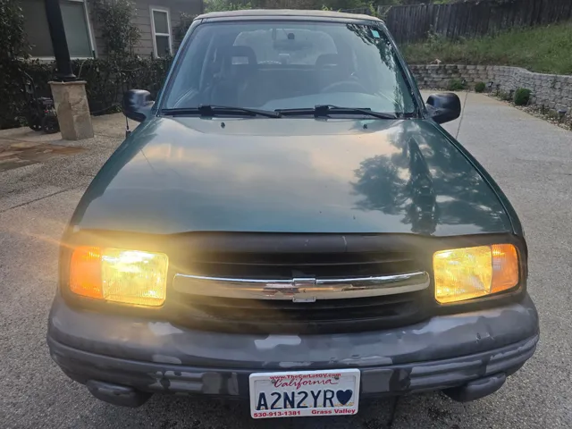 2002 Chevrolet Tracker ZR2 4WD 2-Door Convertible's photo