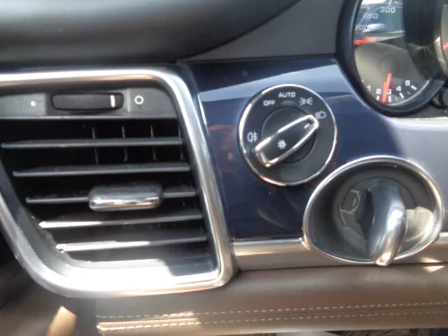 2015 Porsche Panamera S - Photo 102