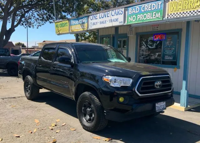2020 Toyota Tacoma SR5's photo