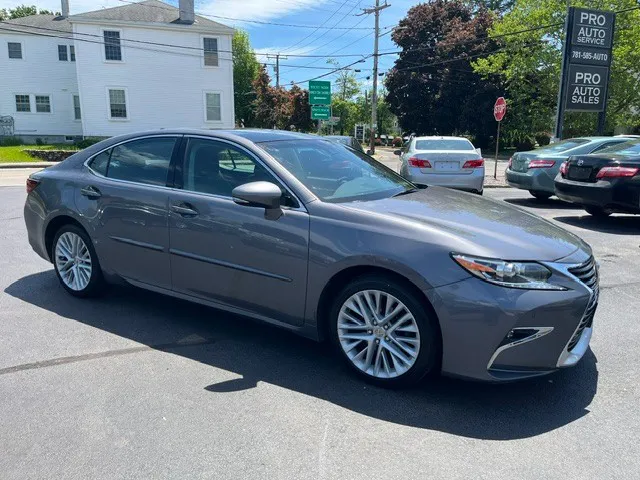 2016 Lexus ES 350 350's photo